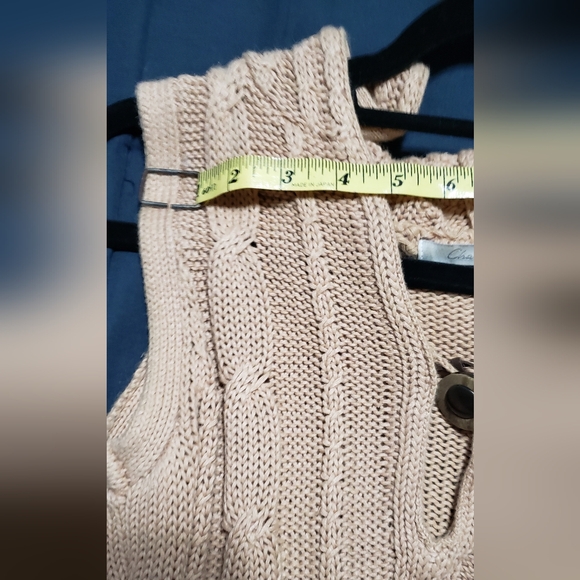 Charlotte Russe Hooded Sleeveless Sweater - Picture 6 of 10